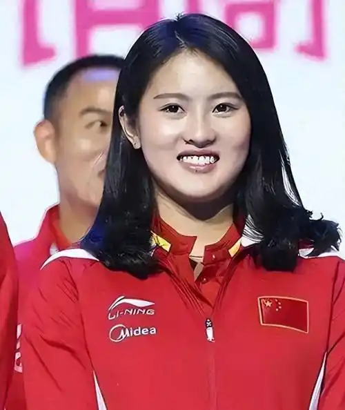 我国跳水女运动员,曾任我国跳水队主力队员