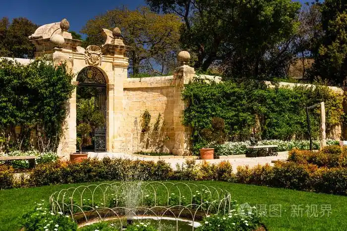 中世纪城市瓦莱塔的宫殿花园马耳他