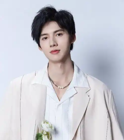 赵尧珂发文控诉邓超元:为什么美女都喜欢渣男?_女人_李麦_女生