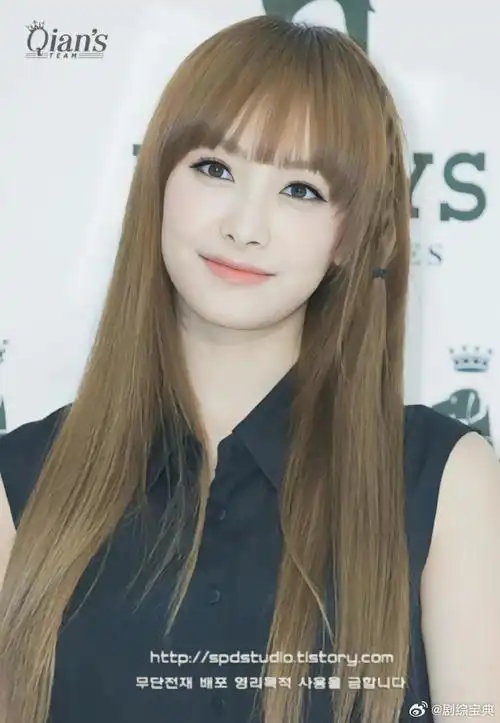 宋茜出道前素颜参加综艺