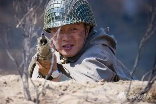 《狙击手》热播 佟大为硬朗霸气燃烧战场