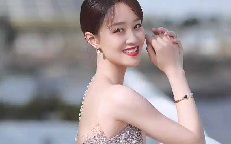 蓝盈莹性感优雅写真桌面壁纸