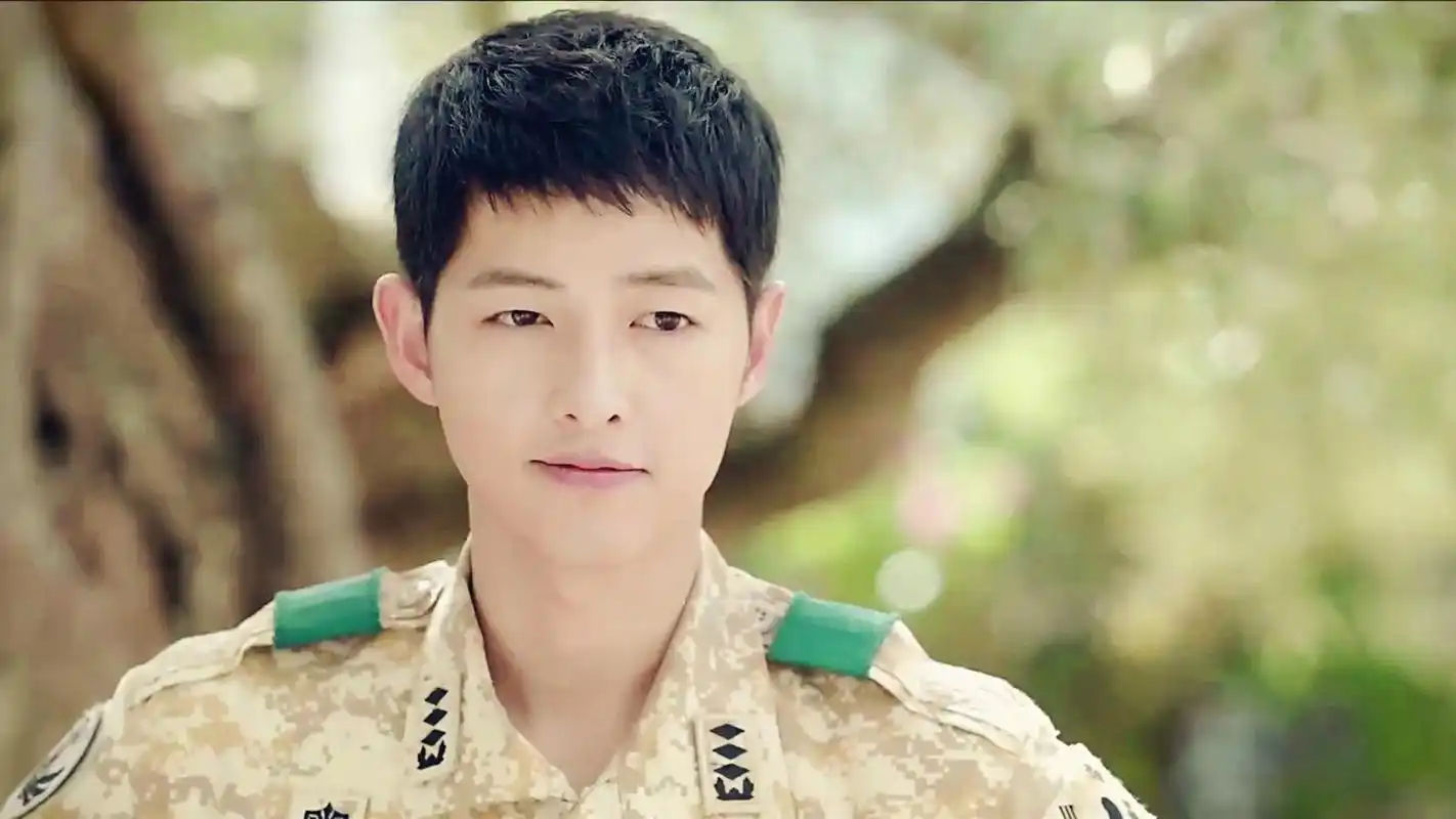 太阳的后裔刘时镇宋仲基剧照桌面壁纸图片下载