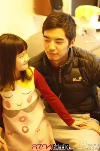 金世佳女友李金铭身高 金世佳个人资料肌肉微博 金世佳李金铭结婚照 -