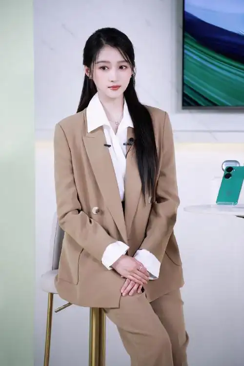 关晓彤美拉德穿搭