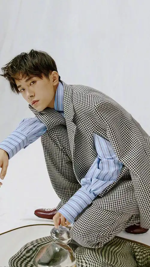 易烊千玺帅气图片高清手机壁纸