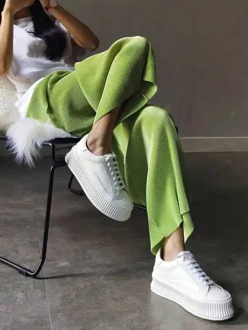 首页 下载app                          可口口垂坠感裤子春夏果绿色