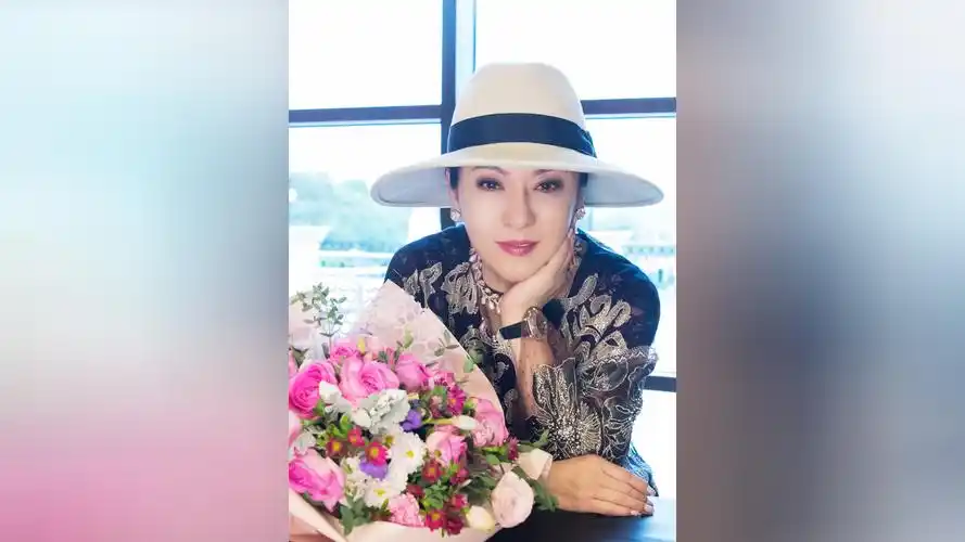 向太陈岚谈带货:刚开始不懂,向先生说"去直播玩一下,我陪你",没想到