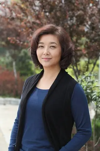 《院里院外一家人》剧照江珊饰演的辛瑞芳在剧中可谓是一个有着坎坷