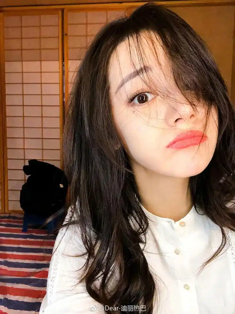 这姐那些年奇奇怪怪的自拍#向全世界安利 #迪丽热巴 @dou - 抖音