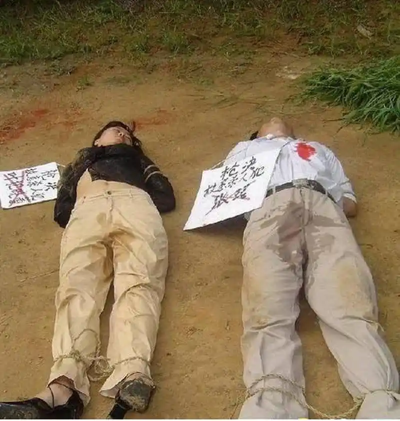 武警训练枪毙犯人,死刑犯被枪毙时下身亮了