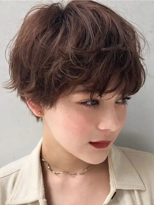 时髦又减龄,看一眼就想拥有|短发|微卷|发型|纹理烫_网易订阅