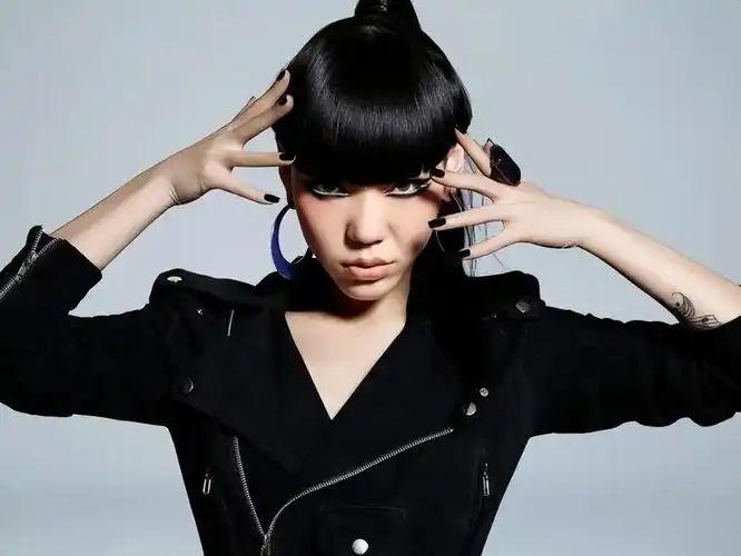 张碧晨私生饭怎么回事 张碧晨私生饭事迹-只专注一件事-否群百科