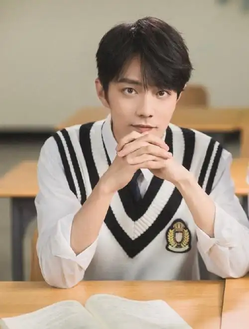 肖战学长的校服甜过初恋!不对,就是我的初恋@x玖少年团肖战daytoy