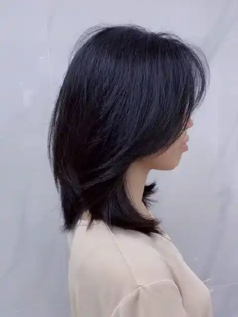 免烫时尚中长发#发型# 特适合头发多,头发粗硬的小姐姐!