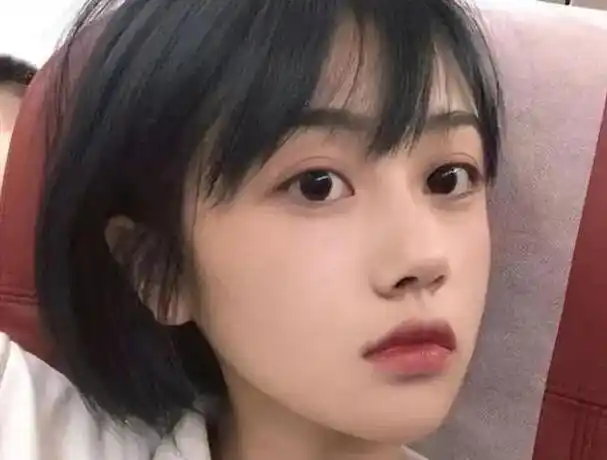 男生的规定发型养眼,女生发型很难接受