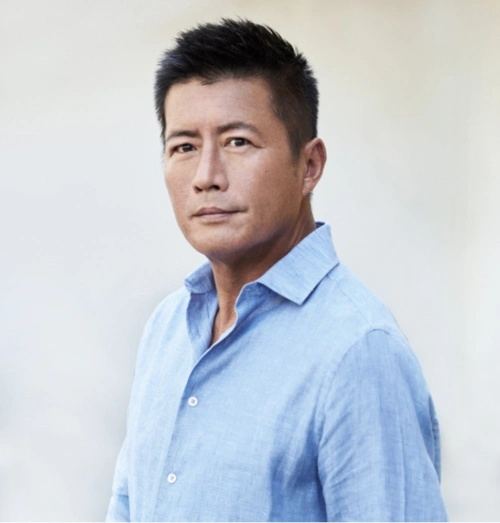 1 / 6 9月3日晚,知名演员高曙光在社交平台罕见晒娃.