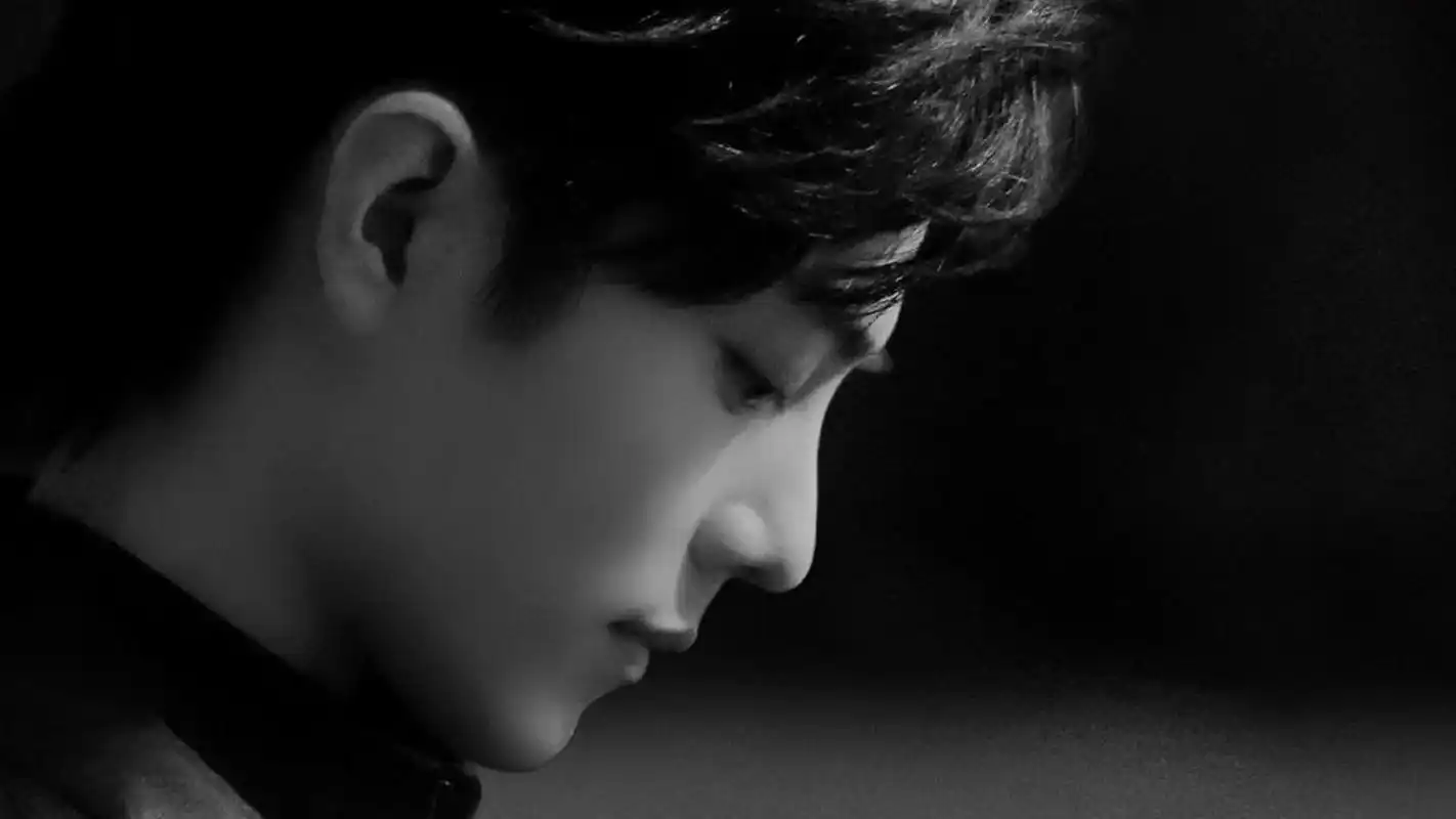 回车桌面>电脑壁纸>明星>大陆明星>邻家男孩肖战时尚帅气阳光写真>