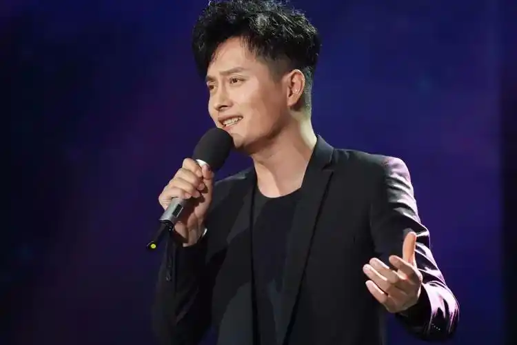 和朱桦吕薇云飞邹友开蒋开儒一起唱响春天的经典歌曲