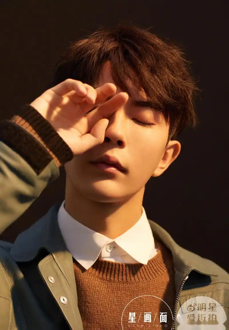 于朦胧古装仙气飘飘,现代装十足帅气,于朦胧被这个小哥哥偷走了鹅的心