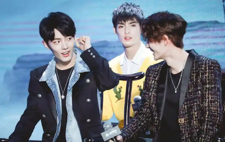 q6:王一博出事故肖战的反应再次印证二人感情,往日情分是假的?