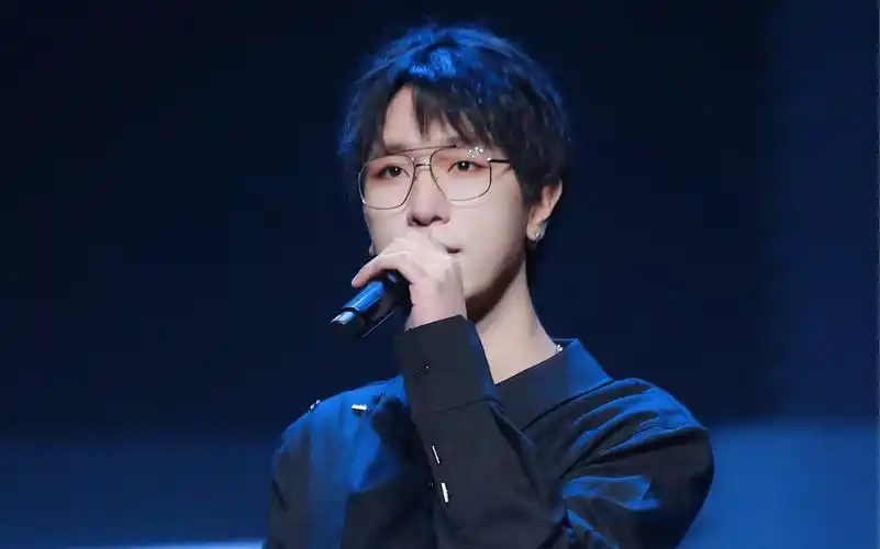 景向谁依《嘉宾》,"我放下所有回忆,来成全你的爱情,却始终不愿相信