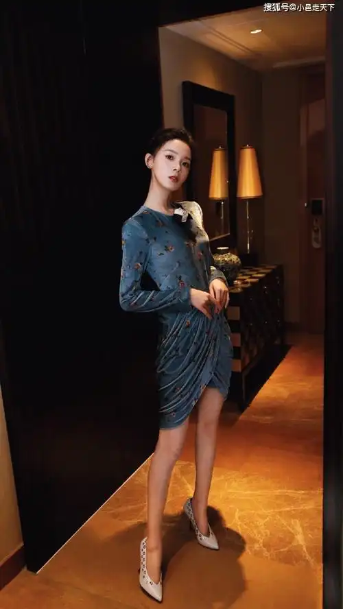 陈瑶第7期抹胸白裙优雅写真