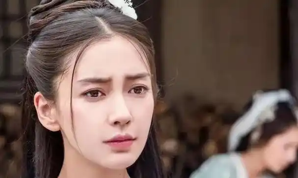 黄晓明高调求婚叶柯,前妻杨颖发文警告:秀恩爱注意形象别影响我|娱乐