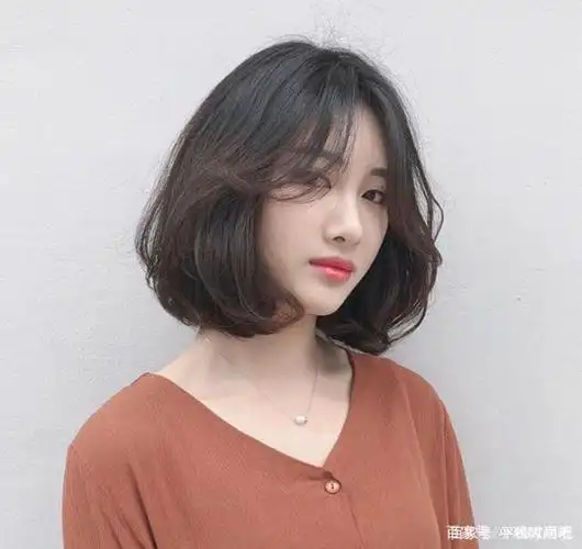 2022年最显脸瘦的5款内扣卷短发换上的人都变美了