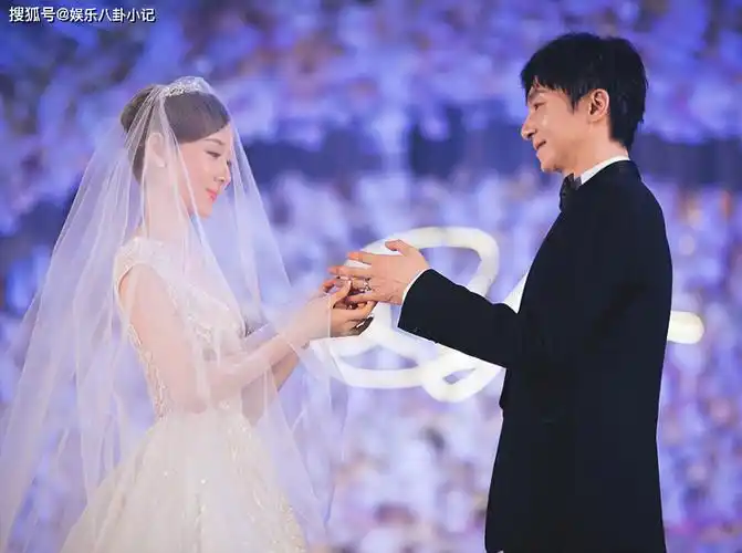 他是邓超恩师,凭《扫黑风暴》火出圈,45岁娶杨洋,46岁才当爸_苏可