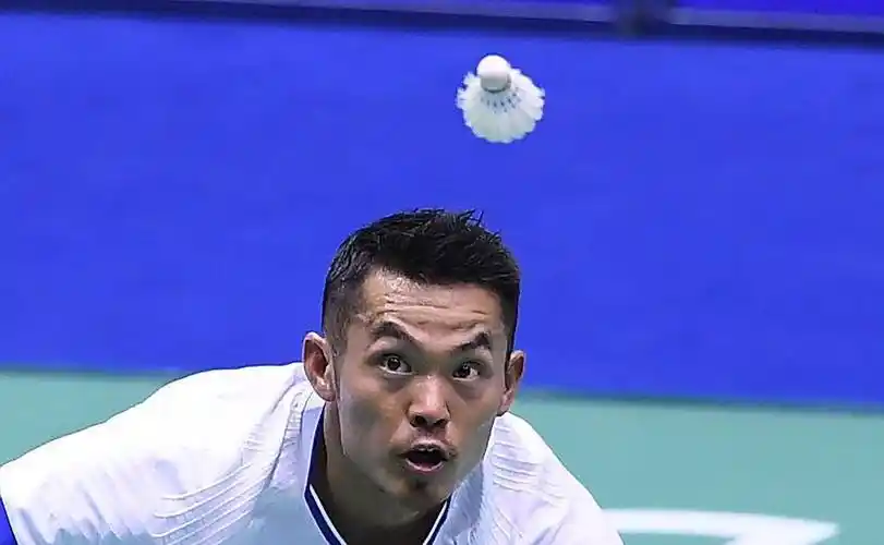 原创体坛再无超级丹林丹退役李宏伟贴心送歌妻子发文含深意