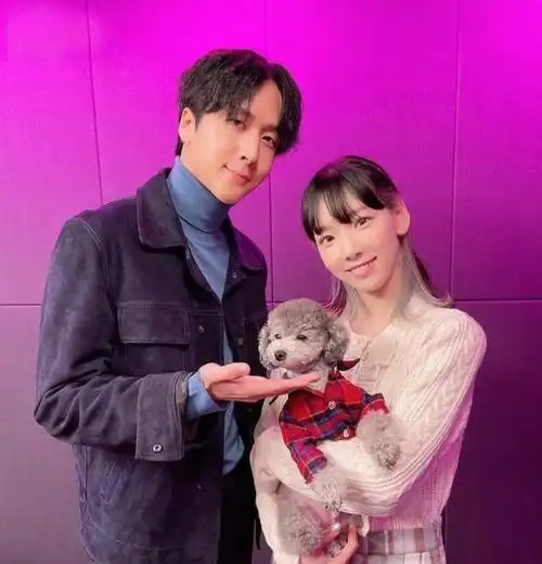 exo金钟大和女儿合照曝光穿韩服满脸老父亲慈笑曝料人遭指责