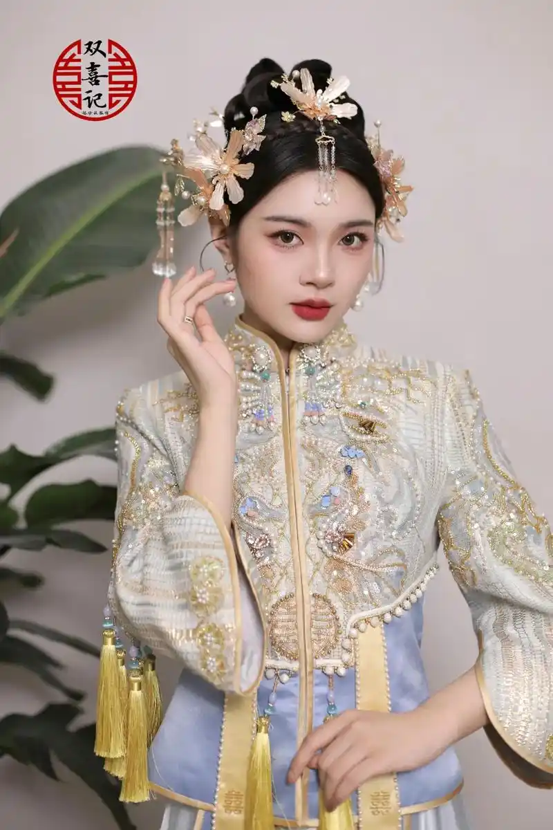 蓝色秀禾服|试妆分享.