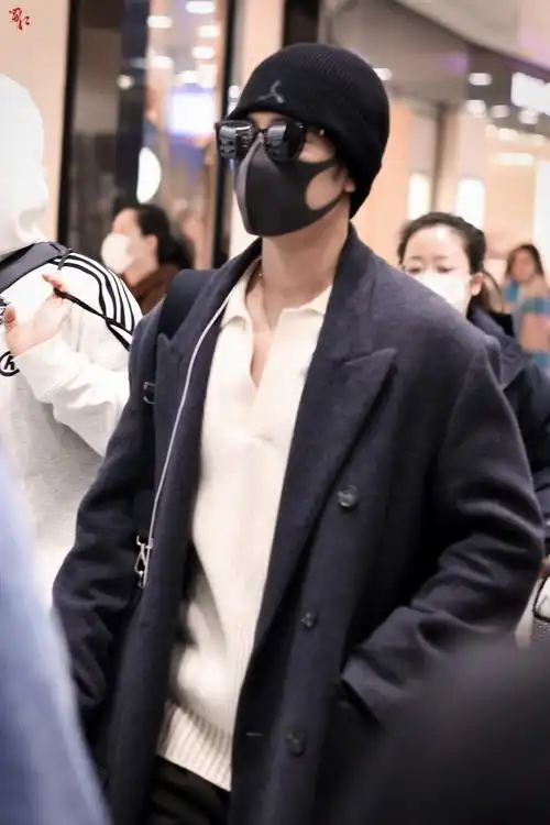 肖战晚宴的衣服穿到了机场##肖战晚宴穿搭##tods晒肖战