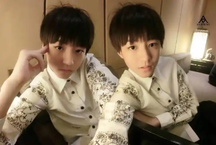 两只合照.#王俊凯##tfboys王俊凯#王俊凯王俊凯王俊凯.小凯更博啦!