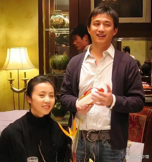 孙莉和黄磊,这对夫妻不仅是娱乐圈中的明星,更是家庭生活中的幸福榜样