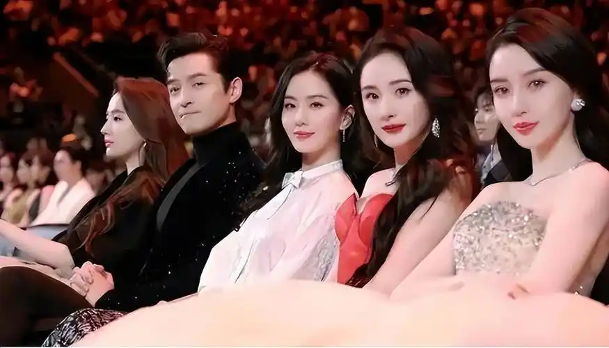 "不合群"的赵丽颖,才是娱乐圈最聪明的人_刘亦菲_时候_直接在