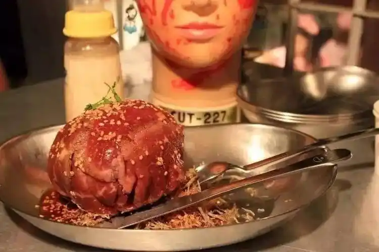 日本最变态餐厅!监狱医院综合主题,夜壶喝酒,姨妈巾盛菜.