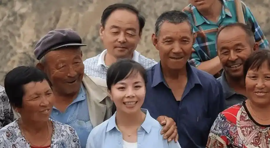 歌手王二妮:23岁成名,放弃百万年薪下嫁农村丈夫,现在过得如何