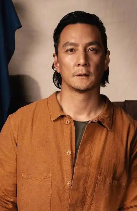 吴彦祖庆祝14周年结婚日,亲手做蛋糕,表白没有她就活不下去!_腾讯新闻