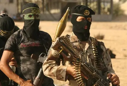 炸弹惊魂父亲惨遭暗杀恐怖分子的两颗子弹颠覆了科尔的人生