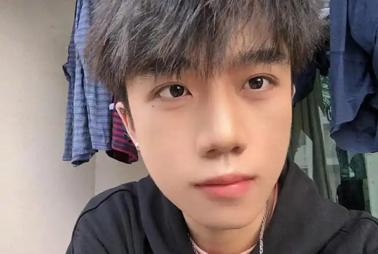 男生在寒假怎么越变越帅气呢