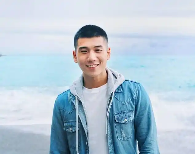 01.留有层次感的发型特别有型