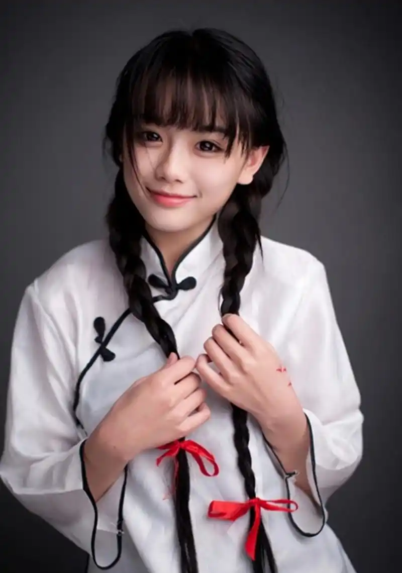 初代网红南笙结婚了!这一消息在社交媒体上引起了广泛的关注和热议.