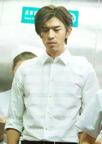 陈柏霖《重返20岁》曝造型 穿复古衬衫走雅痞风_华语制造_图集_电影网