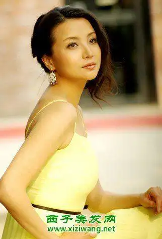 演员白荟长发发型图片和资料 体会北京女孩的洒脱大气