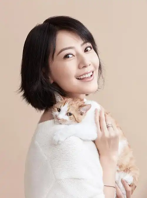 高圆圆只是剪款波波头显小10岁不止意外气质看完好想剪短发