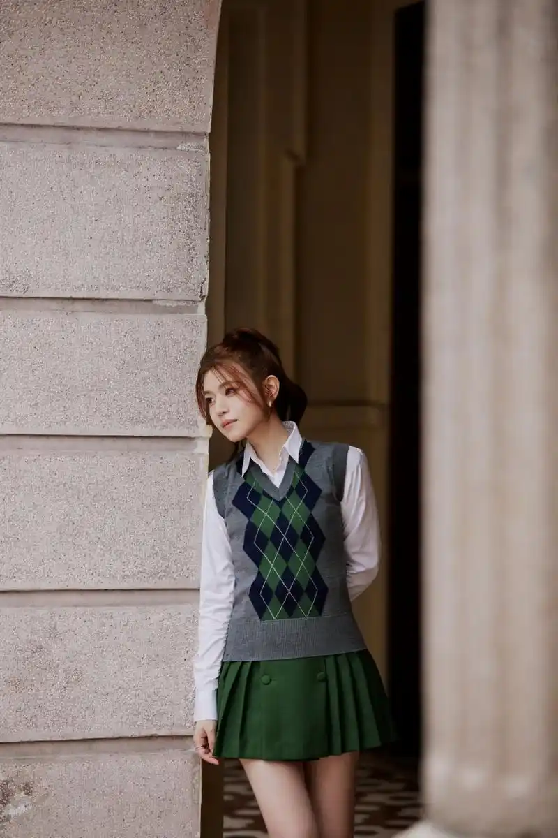 陈妍希学院风写真组图