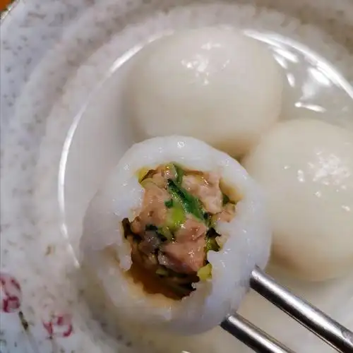 上海本地口味菜肉汤圆