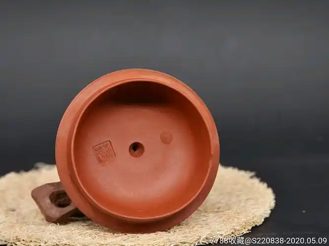 何燕萍嵌银丝彩泥装饰红泥紫砂圆壶